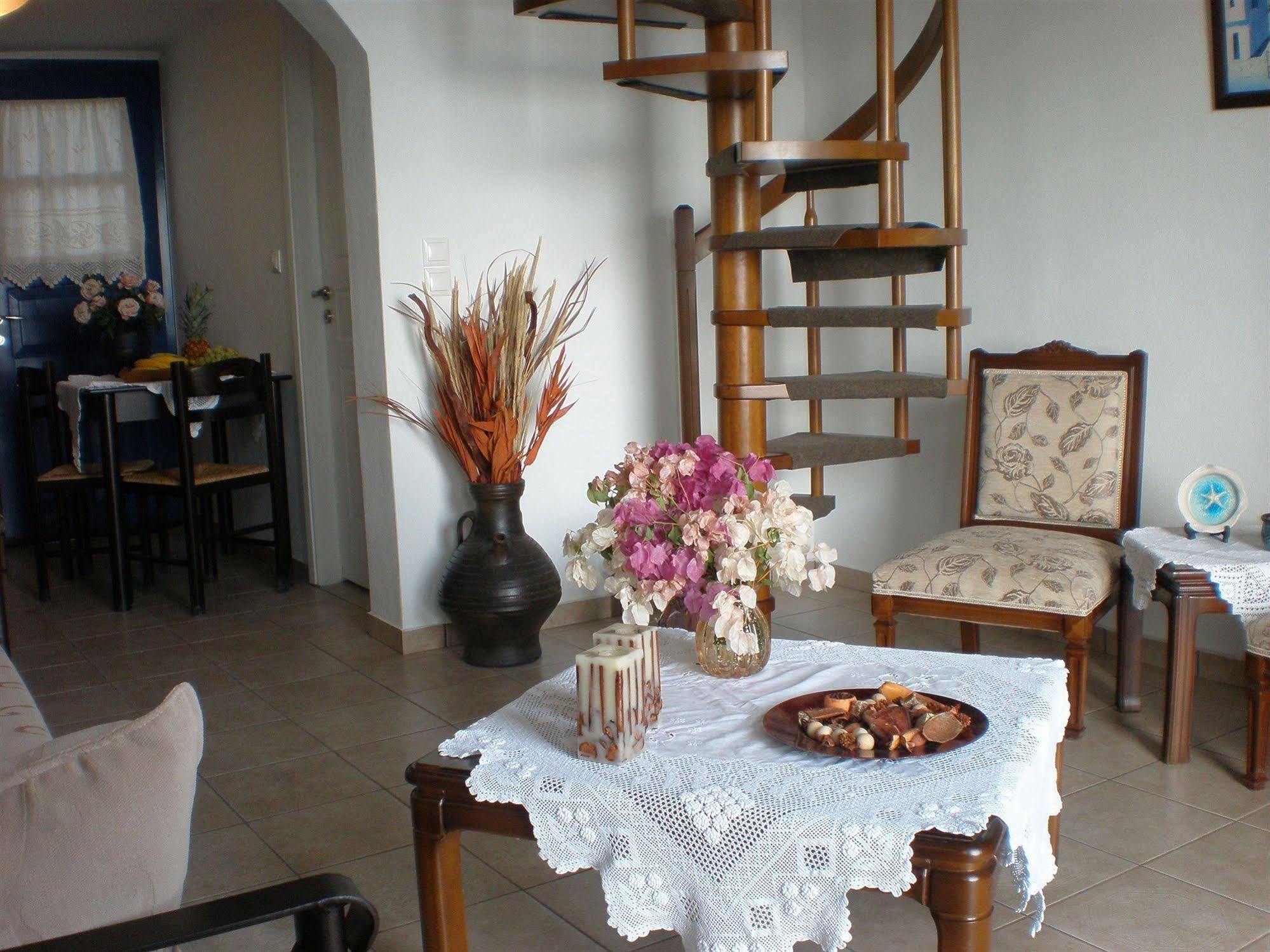 Golden East Apartment Imerovigli  Ngoại thất bức ảnh