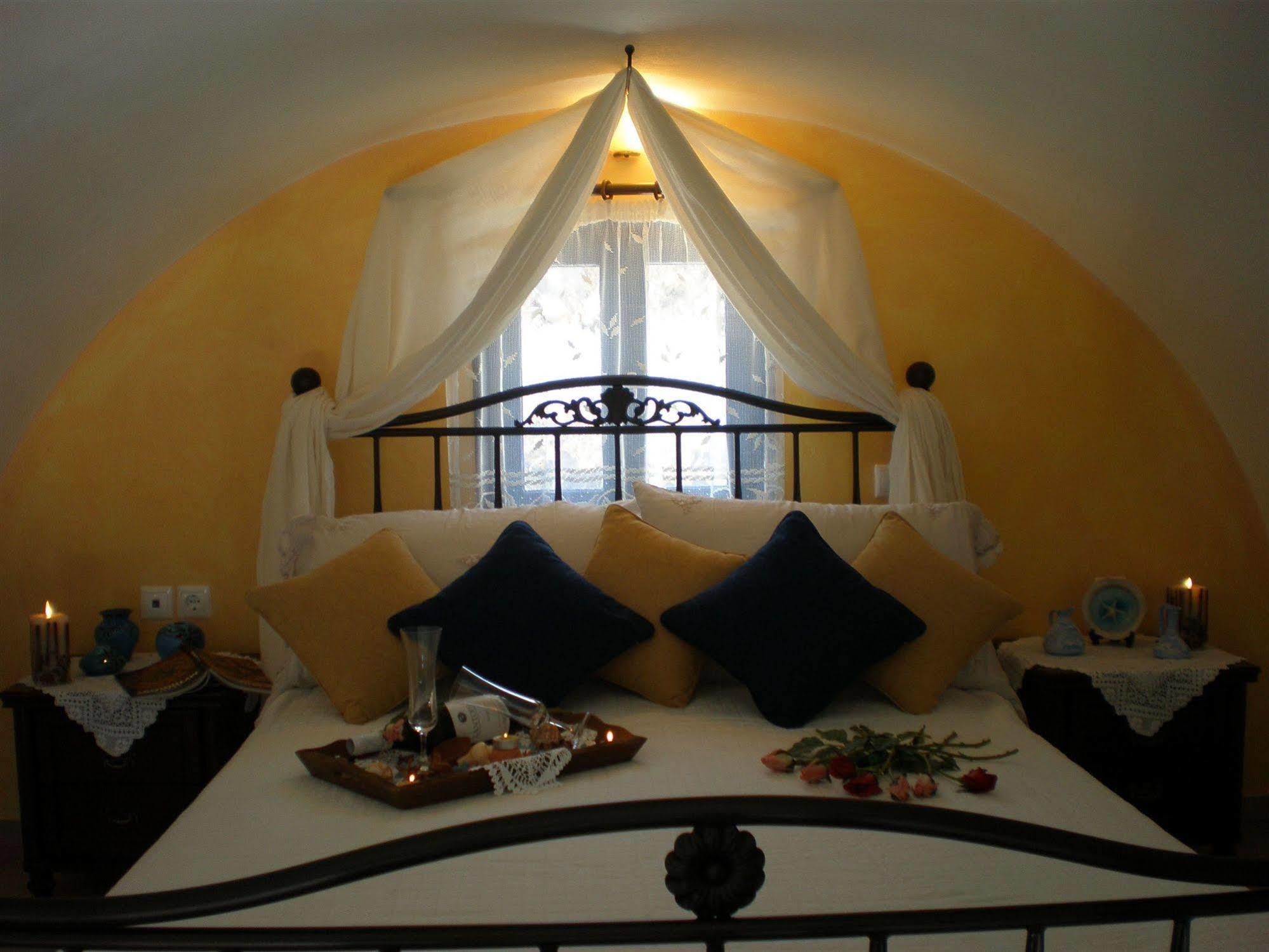 Golden East Apartment Imerovigli  Ngoại thất bức ảnh